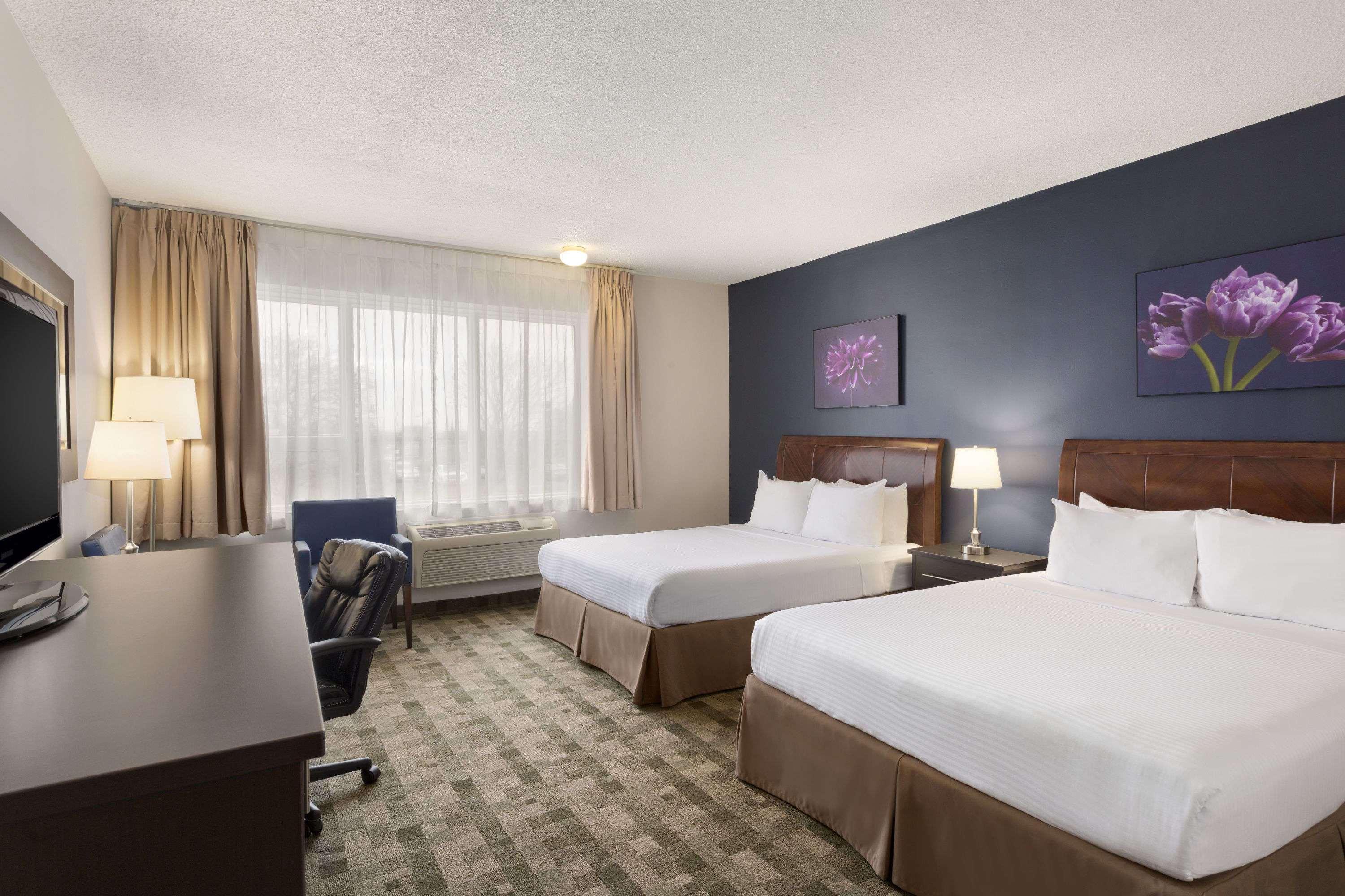 Days Inn By Wyndham Montreal Airport Conference Centre Dorval Buitenkant foto