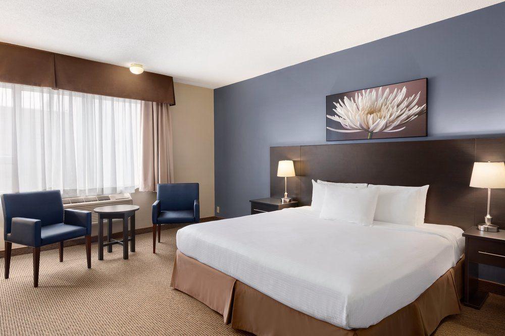 Days Inn By Wyndham Montreal Airport Conference Centre Dorval Buitenkant foto