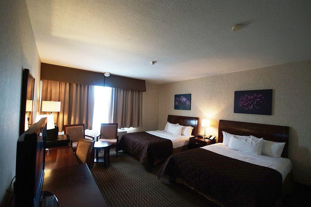 Days Inn By Wyndham Montreal Airport Conference Centre Dorval Buitenkant foto